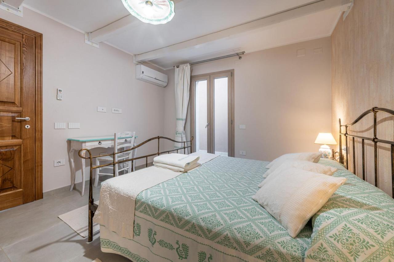 Villa Sa Rocca Junior & Suite Chia Ngoại thất bức ảnh