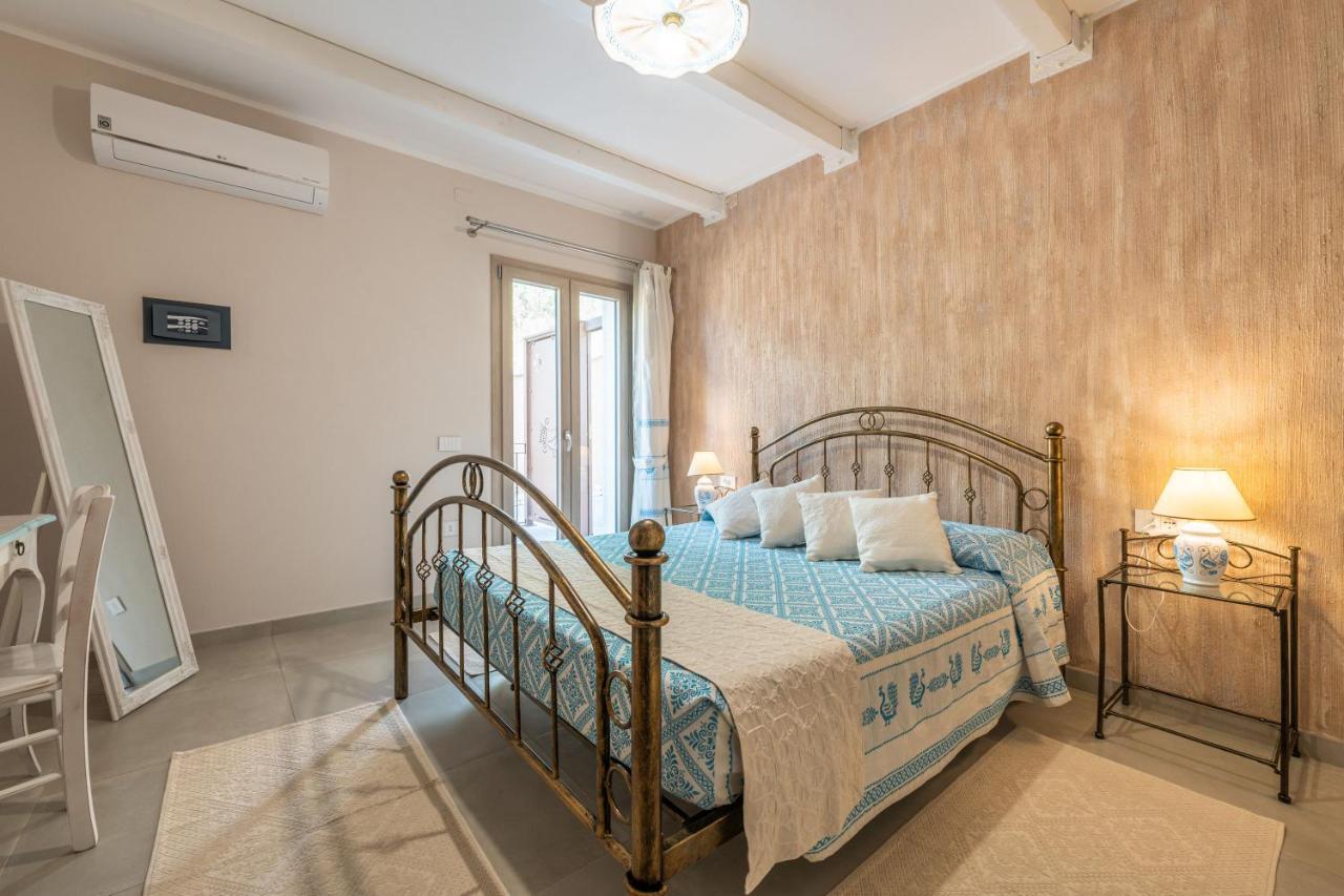 Villa Sa Rocca Junior & Suite Chia Ngoại thất bức ảnh